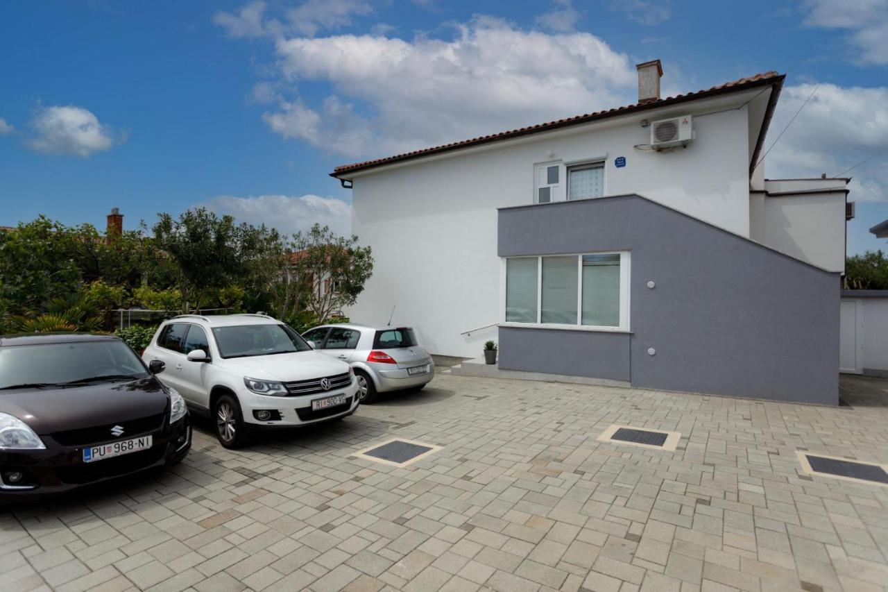 Apartman Laura Крк Экстерьер фото