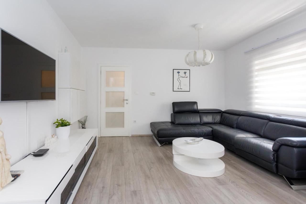 Apartman Laura Крк Экстерьер фото