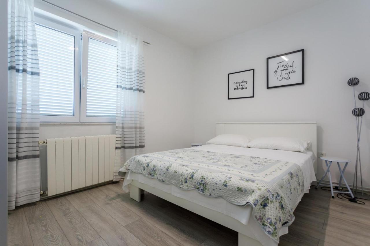 Apartman Laura Крк Экстерьер фото