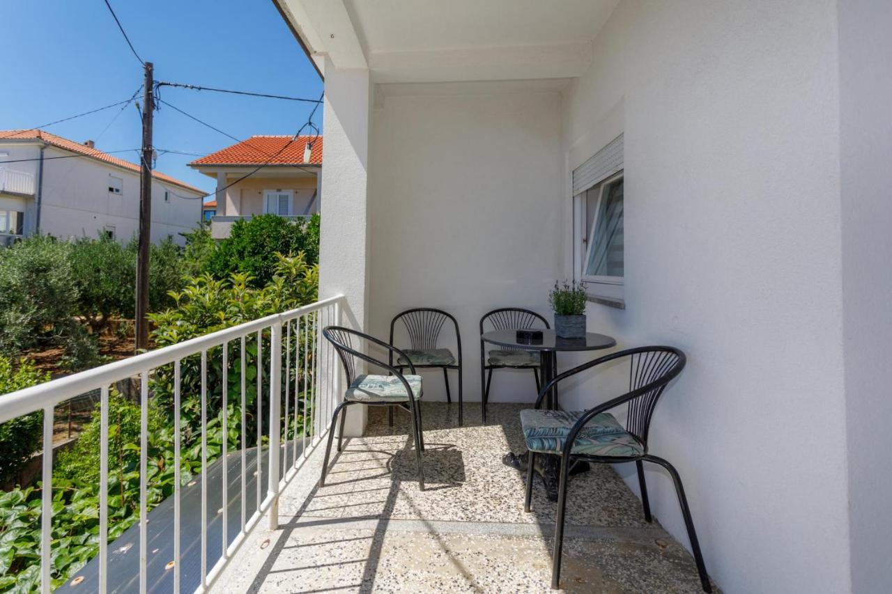 Apartman Laura Крк Экстерьер фото